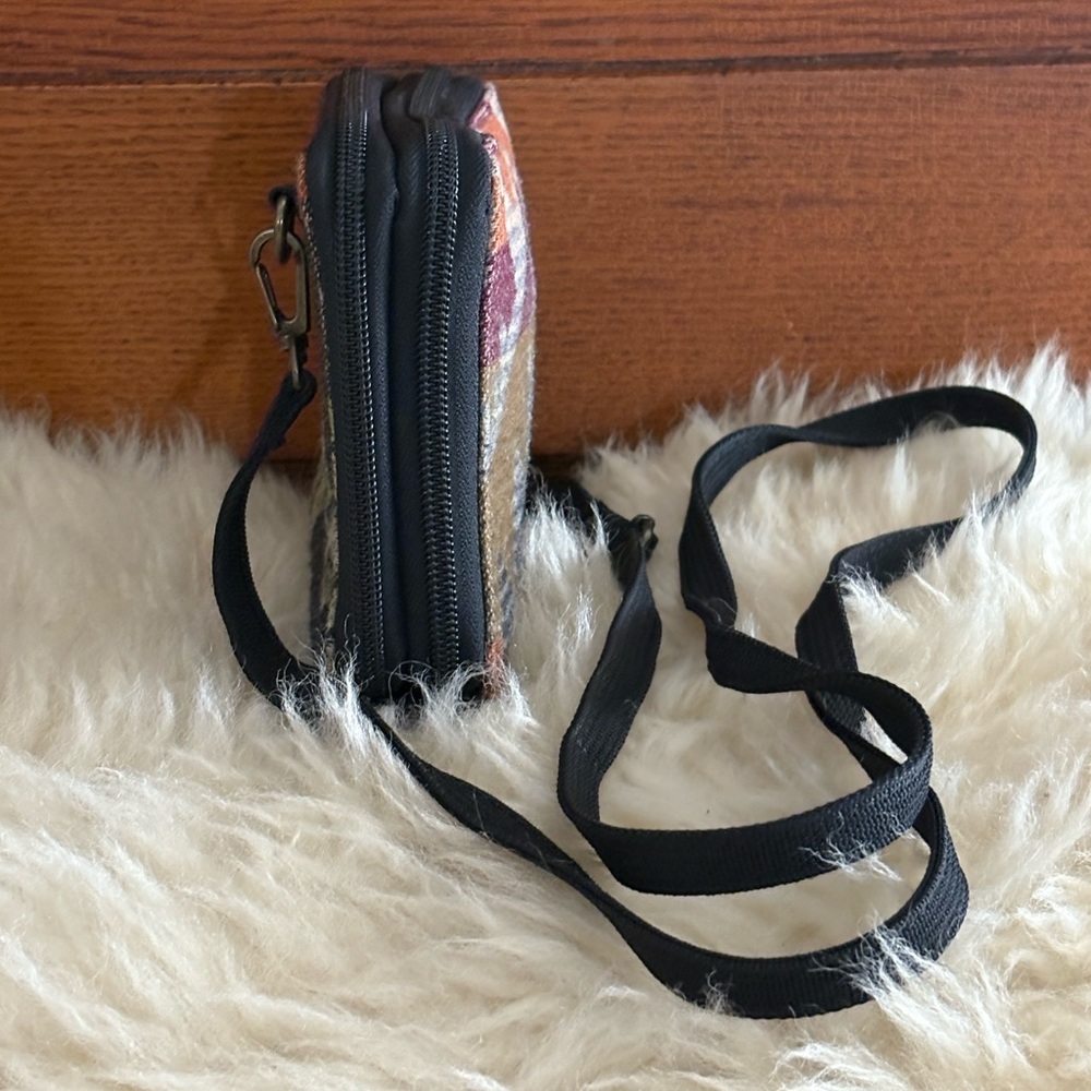 Pendleton Geometric Pattern Crossbody Bag - Black… - image 4